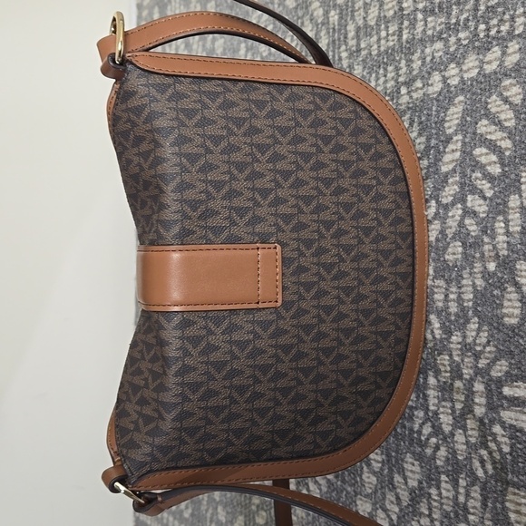 Michael Kors Gabby Small Crossbody bag NWT - Picture 4 of 8